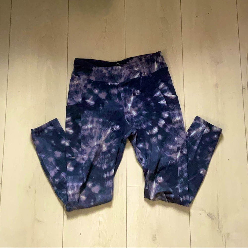 Girls V-Waist Pocket Leggings - Picture 2 of 3